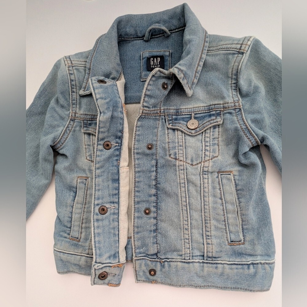 GAP Kids (XS) Unisex Whitewashed/Distressed Light Blue Denim/Jean Jacket - Picture 3 of 11